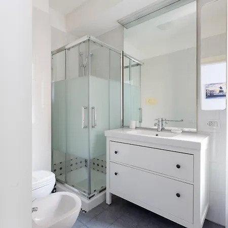 Apartment Famagosta M2 Subway