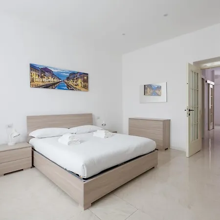 Apartment Famagosta M2 Subway *