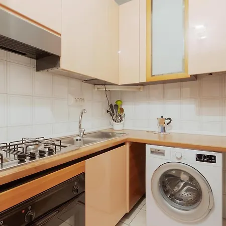 Famagosta M2 Subway Apartment Milan